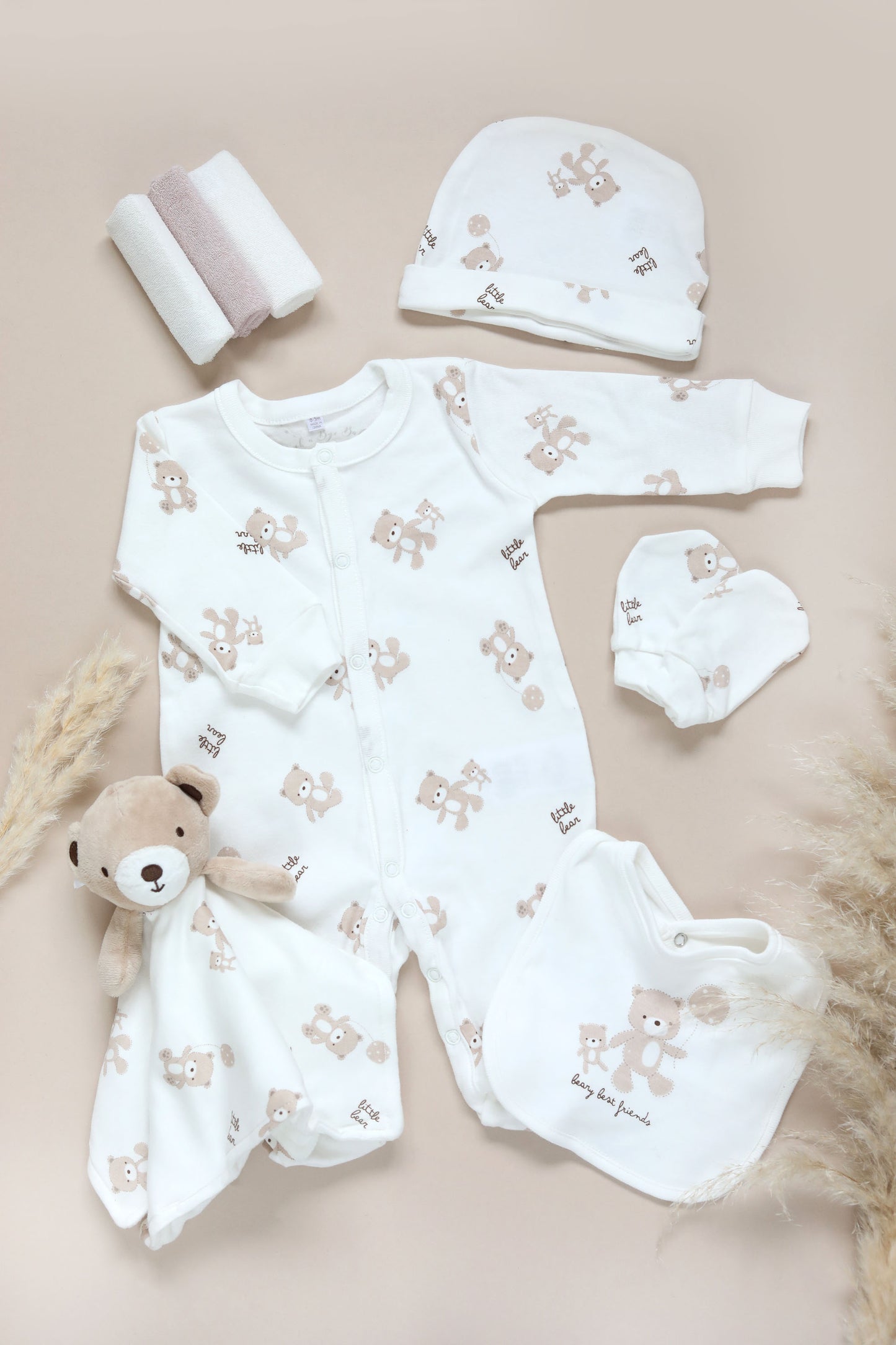 Bear Unisex 8pc Baby Outfit Gift Set W/ Comforter